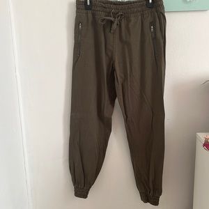 Jogger green